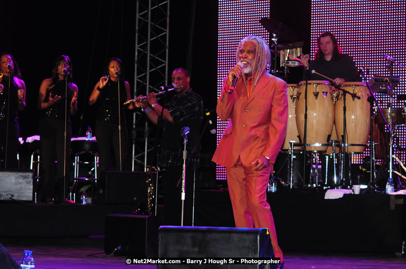 Billy Ocean at the Air Jamaica Jazz and Blues Festival 2008 The Art of Music - Saturday, January 26, 2008 - Air Jamaica Jazz & Blues 2008 The Art of Music venue at the Aqaueduct on Rose Hall Resort & Counrty Club, Montego Bay, St. James, Jamaica W.I. - Thursday, January 24 - Saturday, January 26, 2008 - Photographs by Net2Market.com - Claudine Housen & Barry J. Hough Sr, Photographers - Negril Travel Guide, Negril Jamaica WI - http://www.negriltravelguide.com - info@negriltravelguide.com...!