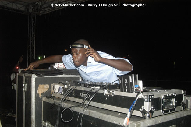 45 Cure's - Cure Fest 2007 - Selector Spin-Off: Sound System Selectors vs. Radio DJ's - Hosted by MC Nuffy, Pier 1, Montego Bay, Jamaica - Saturday, October 13, 2007 - Cure Fest 2007 October 12th-14th, 2007 Presented by Danger Promotions, Iyah Cure Promotions, and Brass Gate Promotions - Alison Young, Publicist - Photographs by Net2Market.com - Barry J. Hough Sr, Photographer - Negril Travel Guide, Negril Jamaica WI - http://www.negriltravelguide.com - info@negriltravelguide.com...!