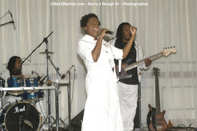 Etana - Reflections - Cure Fest 2007 - All White Birth-Night Party - Hosted by Jah Cure - Starfish Trelawny Hotel - Trelawny, Jamaica - Friday, October 12, 2007 - Cure Fest 2007 October 12th-14th, 2007 Presented by Danger Promotions, Iyah Cure Promotions, and Brass Gate Promotions - Alison Young, Publicist - Photographs by Net2Market.com - Barry J. Hough Sr, Photographer - Negril Travel Guide, Negril Jamaica WI - http://www.negriltravelguide.com - info@negriltravelguide.com...!