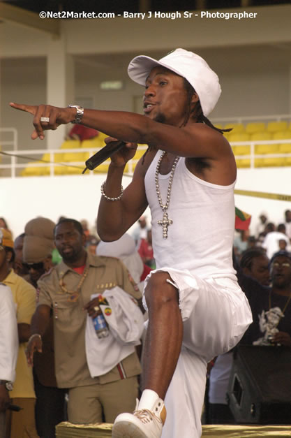 Jah Cure - Cure Fest 2007 - Longing For Concert at Trelawny Multi Purpose Stadium, Trelawny, Jamaica - Sunday, October 14, 2007 - Cure Fest 2007 October 12th-14th, 2007 Presented by Danger Promotions, Iyah Cure Promotions, and Brass Gate Promotions - Alison Young, Publicist - Photographs by Net2Market.com - Barry J. Hough Sr, Photographer - Negril Travel Guide, Negril Jamaica WI - http://www.negriltravelguide.com - info@negriltravelguide.com...!