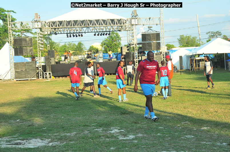 Marley Magic Traffic Jam - Celebrity Football @ Spring Break - Saturday, March 21, 2009 - Also Featuring: Kelley, Capleton, Junior Reid, Spragga Benz, Wayne Marshall, Munga, Romaine Virgo,Embee, Bango Herman, Flava K, Whisky Baggio, Andrew and Wadda Blood, Black Am I, Packa, Venue at Waz Beach, Norman Manley Boulevard, Negril Westmoreland, Jamaica - Saturday, March 21, 2009 - Photographs by Net2Market.com - Barry J. Hough Sr, Photographer/Photojournalist - Negril Travel Guide, Negril Jamaica WI - http://www.negriltravelguide.com - info@negriltravelguide.com...!