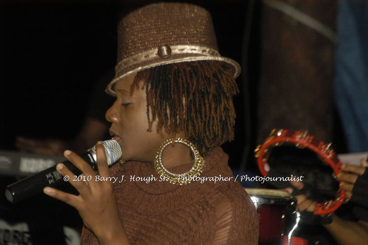 Etana - Live In Concert - One Love Reggae Concert Series 09/10 @ Negril Escape Resort and Spa, December 22, 2009, One Love Drive, West End, Negril, Westmoreland, Jamaica W.I. - Photographs by Net2Market.com - Barry J. Hough Sr, Photographer/Photojournalist - Negril Travel Guide, Negril Jamaica WI - http://www.negriltravelguide.com - info@negriltravelguide.com...!