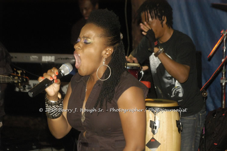 Etana - Live In Concert - One Love Reggae Concert Series 09/10 @ Negril Escape Resort and Spa, December 22, 2009, One Love Drive, West End, Negril, Westmoreland, Jamaica W.I. - Photographs by Net2Market.com - Barry J. Hough Sr, Photographer/Photojournalist - Negril Travel Guide, Negril Jamaica WI - http://www.negriltravelguide.com - info@negriltravelguide.com...!