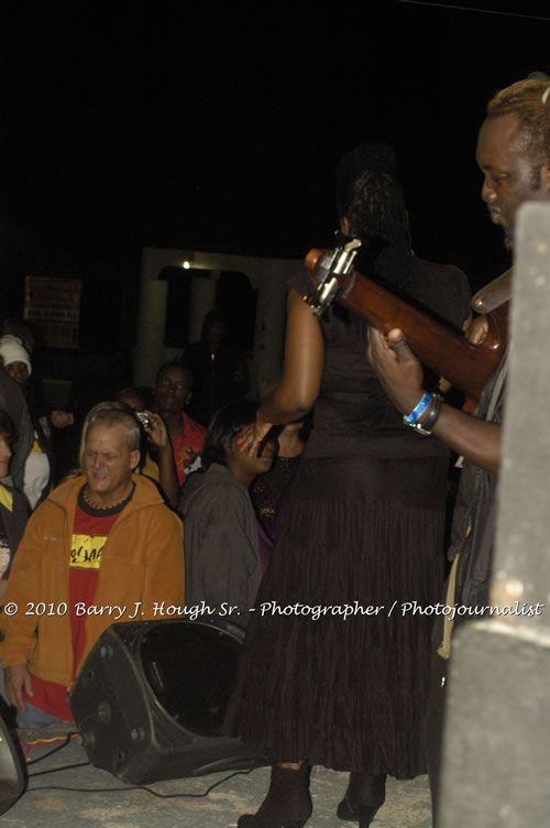 Etana - Live In Concert - One Love Reggae Concert Series 09/10 @ Negril Escape Resort and Spa, December 22, 2009, One Love Drive, West End, Negril, Westmoreland, Jamaica W.I. - Photographs by Net2Market.com - Barry J. Hough Sr, Photographer/Photojournalist - Negril Travel Guide, Negril Jamaica WI - http://www.negriltravelguide.com - info@negriltravelguide.com...!