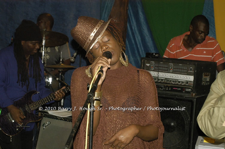 Etana - Live In Concert - One Love Reggae Concert Series 09/10 @ Negril Escape Resort and Spa, December 22, 2009, One Love Drive, West End, Negril, Westmoreland, Jamaica W.I. - Photographs by Net2Market.com - Barry J. Hough Sr, Photographer/Photojournalist - Negril Travel Guide, Negril Jamaica WI - http://www.negriltravelguide.com - info@negriltravelguide.com...!