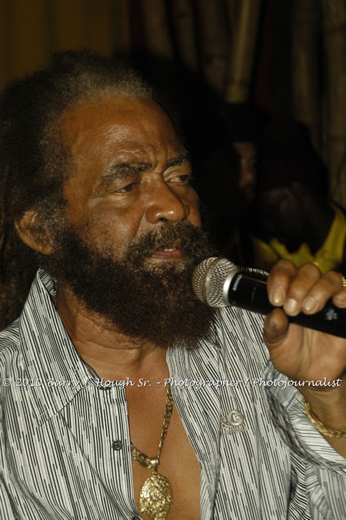 John Holt - Live in Concert - Also featuring Uprising Bank, plus DJ Gemini @ One Love Reggae Concerts Series 09/10 @ Negril Escape Resort & Spa, February 9, 2010, One Love Drive, West End, Negril, Westmoreland, Jamaica W.I. - Photographs by Net2Market.com - Barry J. Hough Sr, Photographer/Photojournalist - The Negril Travel Guide - Negril's and Jamaica's Number One Concert Photography Web Site with over 40,000 Jamaican Concert photographs Published -  Negril Travel Guide, Negril Jamaica WI - http://www.negriltravelguide.com - info@negriltravelguide.com...!