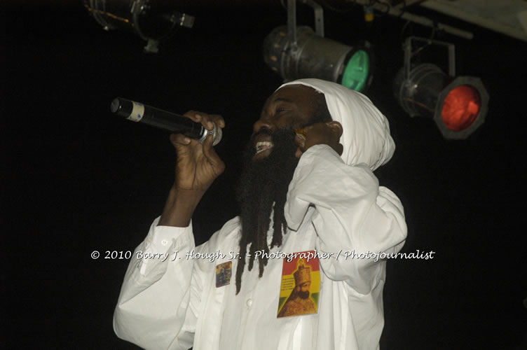 Marcia Griffiths & Edge Michael - Live In Concert - One Love Reggae Concert Series 09/10 @ Negril Escape Resort and Spa, December 29, 2009, One Love Drive, West End, Negril, Westmoreland, Jamaica W.I. - Photographs by Net2Market.com - Barry J. Hough Sr, Photographer/Photojournalist - Negril Travel Guide, Negril Jamaica WI - http://www.negriltravelguide.com - info@negriltravelguide.com...!