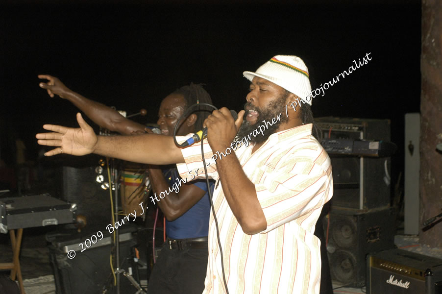  Tarrus Riley - Live in Concert - at the One Love Reggae Concert Series 09/10 @ Negril Escape Resort & Spa - Also Featuring: Mistic Bowie, Monday Justice, Cash, Dean Frazier - DJ Gemini - MC Oliver Cargill, Negril Escape Resort & Spa, One Love Drive, West End, Negril, Westmoreland, Jamaica W.I. - Tuesday, November 17, 2009 - Photographs by Net2Market.com - Barry J. Hough Sr, Photographer / Photojournalist - Photos taken with a Nikon D70, D100, or D300 - Negril Travel Guide, Negril Jamaica WI - http://www.negriltravelguide.com - info@negriltravelguide.com...!