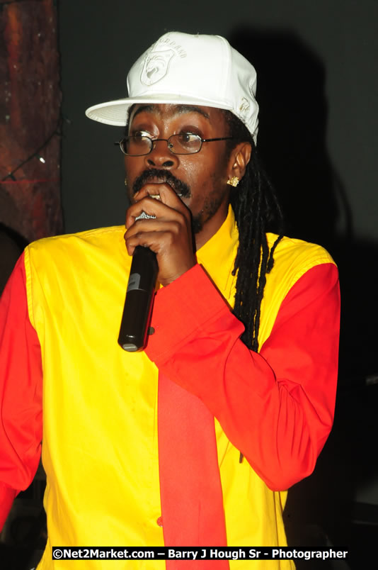 Beenie Man - Live in Concert, plus Hiyah Grade Band @ The Sunset Show @ Negril Escape Resort and Spa, Tuesday, February 3, 2009 - Live Reggae Music at Negril Escape - Tuesday Nights 6:00PM to 10:00 PM - One Love Drive, West End, Negril, Westmoreland, Jamaica W.I. - Photographs by Net2Market.com - Barry J. Hough Sr, Photographer/Photojournalist - The Negril Travel Guide - Negril's and Jamaica's Number One Concert Photography Web Site with over 40,000 Jamaican Concert photographs Published -  Negril Travel Guide, Negril Jamaica WI - http://www.negriltravelguide.com - info@negriltravelguide.com...!