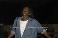 DSC_1063.jpg (42,228 bytes)