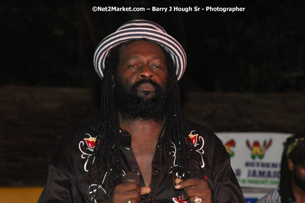 Tarrus Riley, Jimmy Riley, and Dwayne Stephensen - Money Cologne Promotions in association with "British Link Up" presents Summer Jam featuring She's Royal Tarrus Riley & Jimmy Riley - Plus Ras Slick, Sham Dawg, and Whiskey Bagio @ Roots Bamboo, Norman Manley Boulevard, Negril, Jamaica W.I. - Backed up Dean Fraser & The Hurricanne Band - MC Barry G and Rev. BB - July 25, 2007 - Negril Travel Guide.com, Negril Jamaica WI - http://www.negriltravelguide.com - info@negriltravelguide.com...!