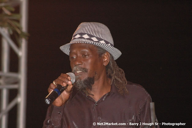 Kenyatta Hill @ Western Consciousness 2007 - Presented by King of Kings Productons - Saturday, April 28, 2007 - Llandilo Cultural Centre, Savanna-La-Mar, Westmoreland, Jamaica W.I. - Negril Travel Guide, Negril Jamaica WI - http://www.negriltravelguide.com - info@negriltravelguide.com...!